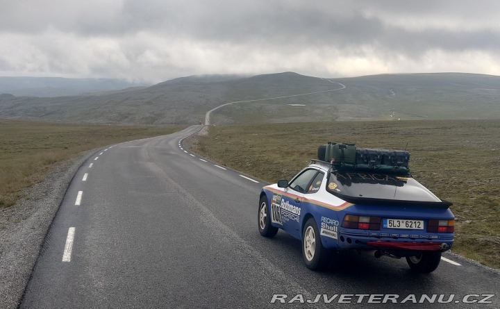 Porsche 944 S2 Dakar expedičníspeciál 1989