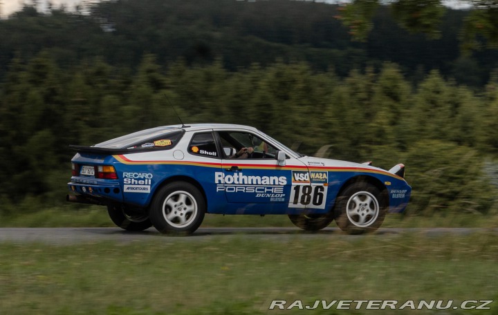 Porsche 944 S2 Dakar expedičníspeciál 1989
