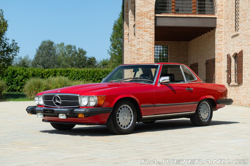 Mercedes-Benz 560 SL