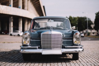 Mercedes-Benz 220 W111 220SE 1964