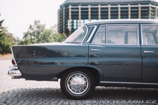 Mercedes-Benz 220 W111 220SE 1964