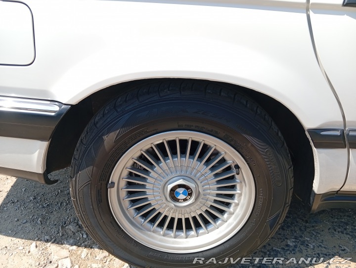 BMW 7 E 32 730i 1992