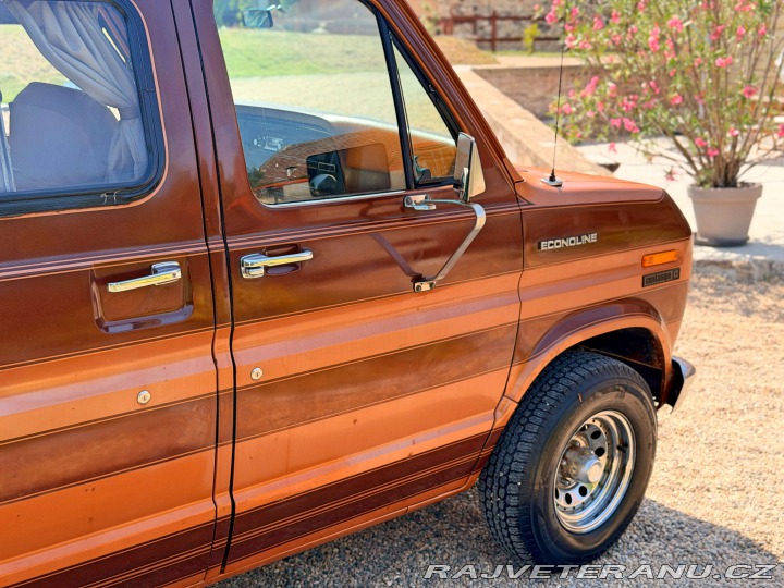 Ford Econoline E-150 5.8 V8 | Contempo 1982