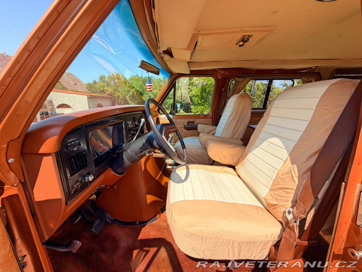 Ford Econoline E-150 5.8 V8 | Contempo 1982