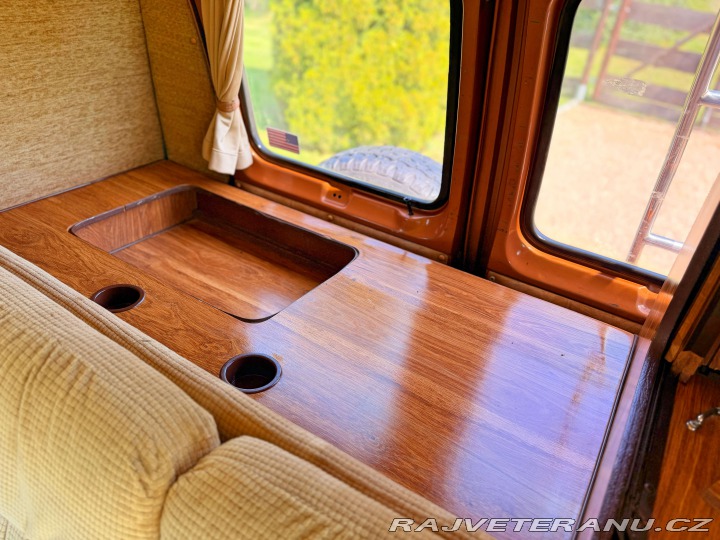 Ford Econoline E-150 5.8 V8 | Contempo 1982