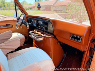 Ford Econoline E-150 5.8 V8 | Contempo 1982