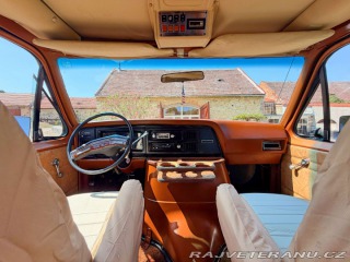 Ford Econoline E-150 5.8 V8 | Contempo 1982