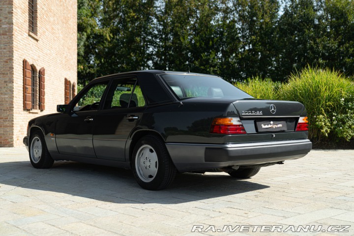 Mercedes-Benz 300 E-24V SPORTLINE 1989