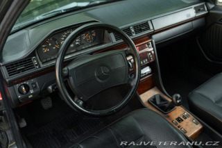 Mercedes-Benz 300 E-24V SPORTLINE 1989