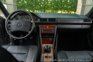 Mercedes-Benz 300 E-24V SPORTLINE 1989