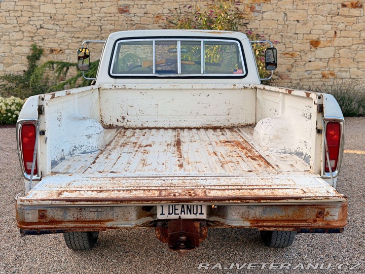 Ford F 150 5.8 V8 | 4x4 | Manuál 1977