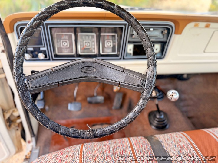 Ford F 150 5.8 V8 | 4x4 | Manuál 1977