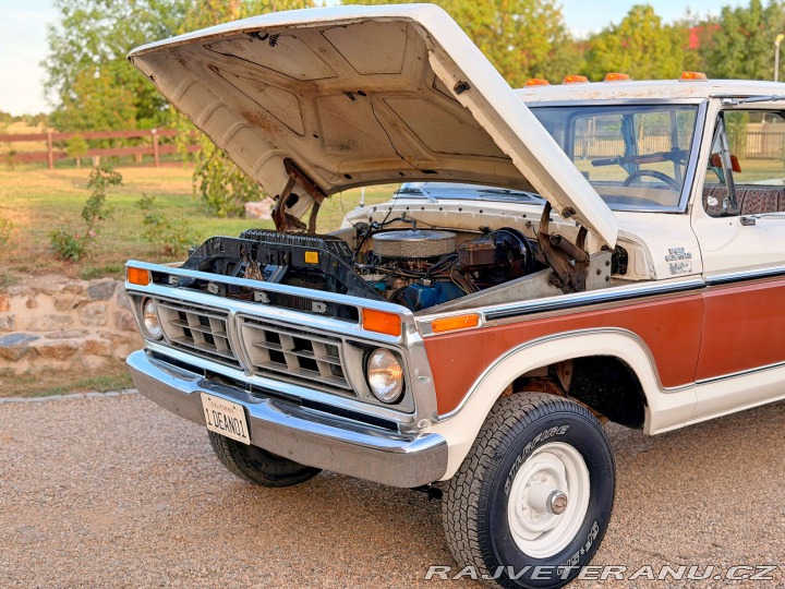 Ford F 150 5.8 V8 | 4x4 | Manuál 1977