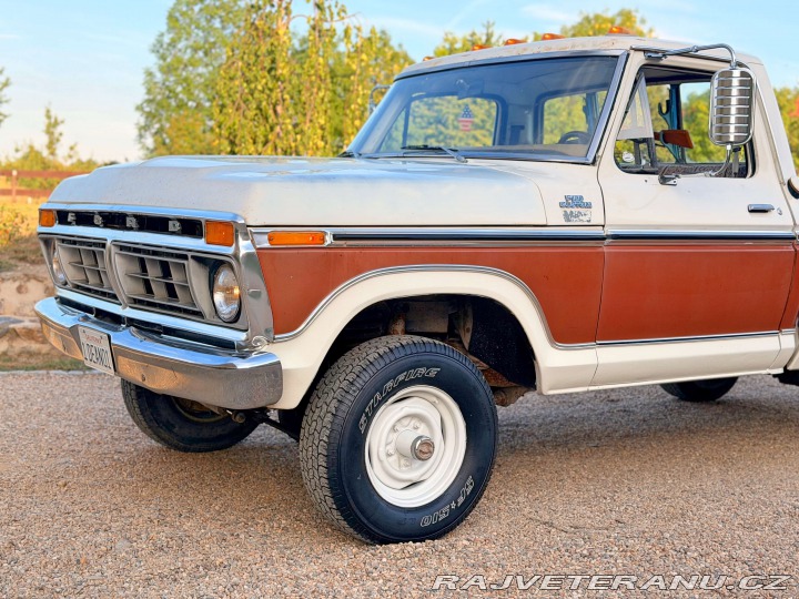 Ford F 150 5.8 V8 | 4x4 | Manuál 1977