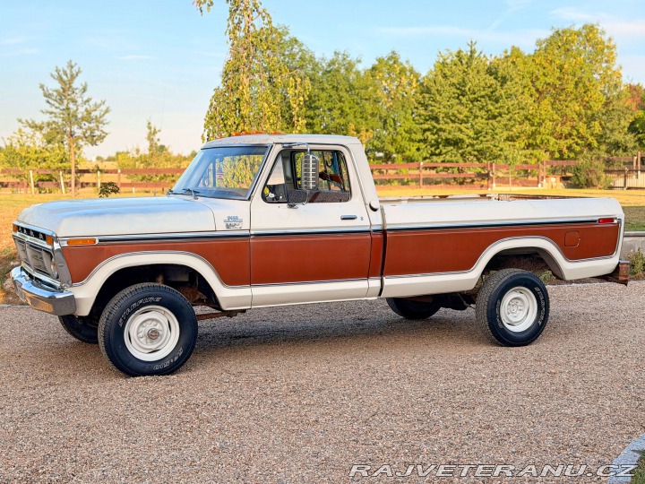 Ford F 150 5.8 V8 | 4x4 | Manuál 1977