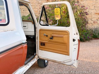 Ford F 150 5.8 V8 | 4x4 | Manuál 1977