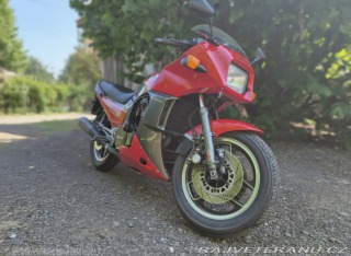 Kawasaki GPZ 900r