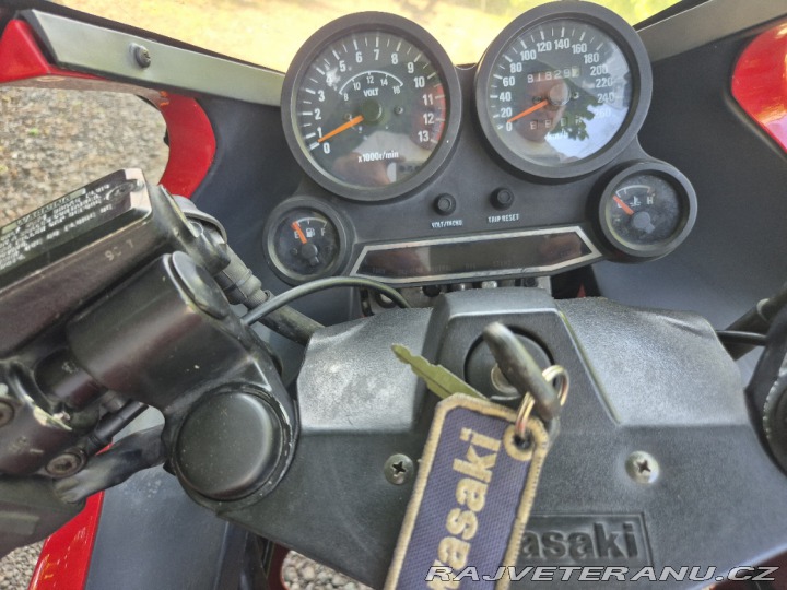 Kawasaki GPZ 900r 1984
