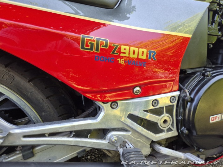 Kawasaki GPZ 900r 1984