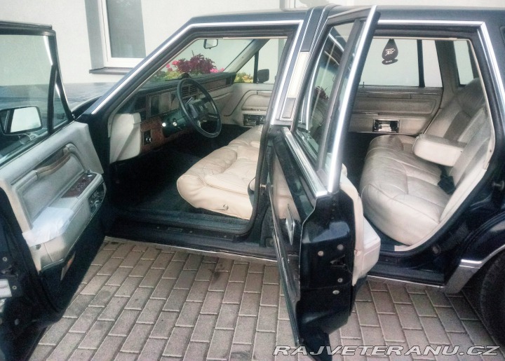 Lincoln Town Car signature 1986