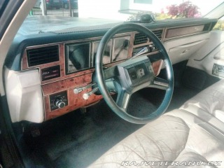 Lincoln Town Car signature 1986