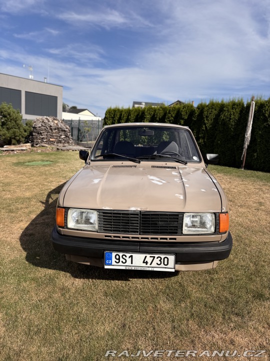 Škoda 120 Škoda 120L 1988