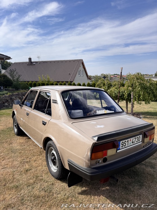 Škoda 120 Škoda 120L 1988