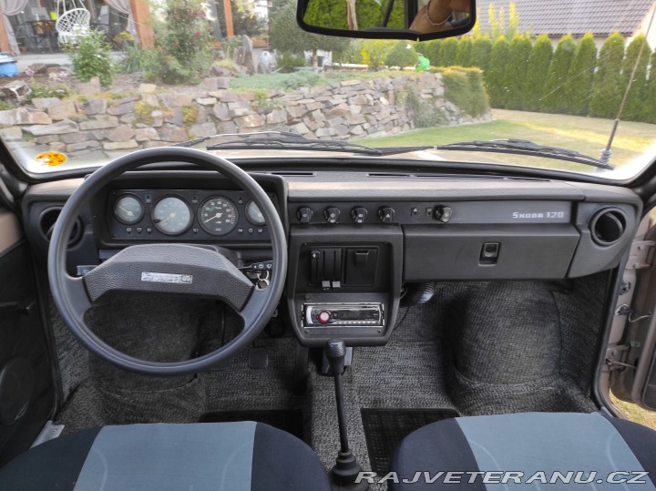 Škoda 120 Škoda 120L 1988