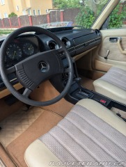 Mercedes-Benz 200 W123 1979