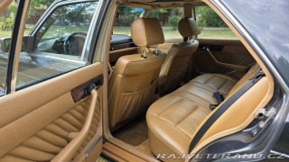 Mercedes-Benz 300 W126 300SE 1990