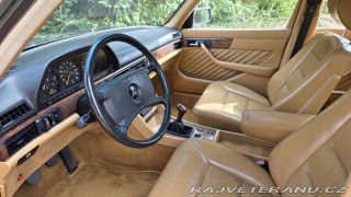 Mercedes-Benz 300 W126 300SE 1990