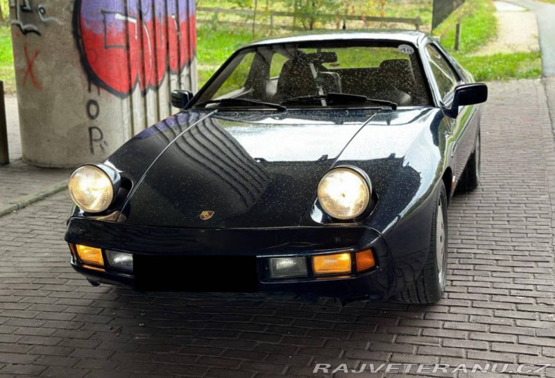 Porsche 928