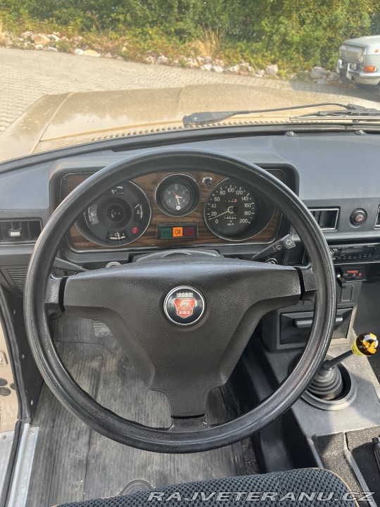 Volha GAZ-24 VOLGA GAZ 2411 1991