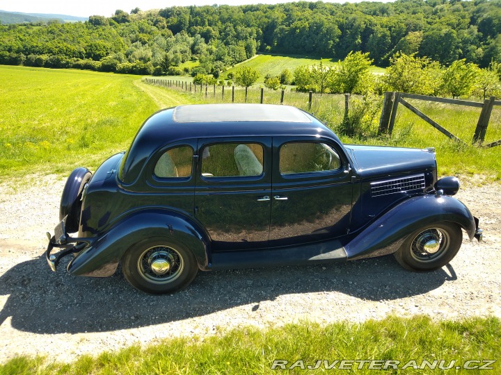 Ford V8  1935
