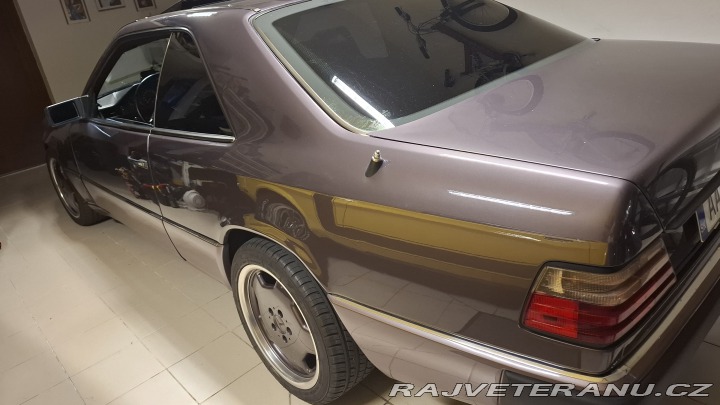 Mercedes-Benz 300 300CE W124 1991