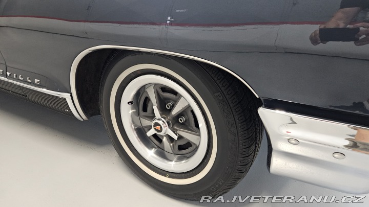 Pontiac Bonneville 389 V8 1966