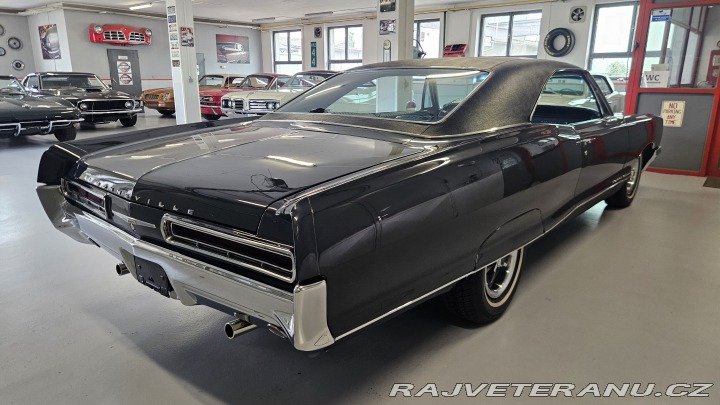 Pontiac Bonneville 389 V8 1966