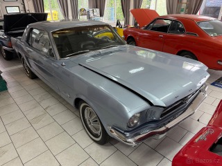 Ford Mustang Coupe