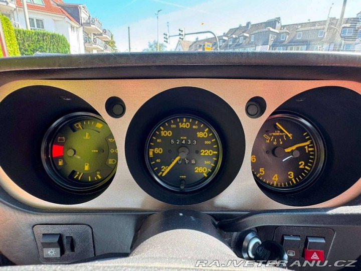 Porsche 944 1984