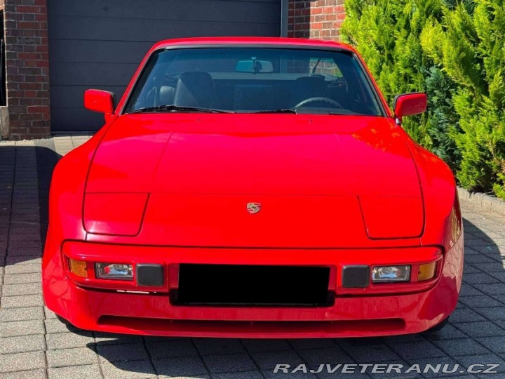 Porsche 944 1984