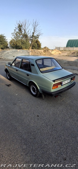 Škoda 120 742 1987