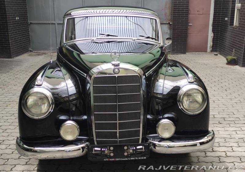 Mercedes-Benz 300 W186 Adenauer
