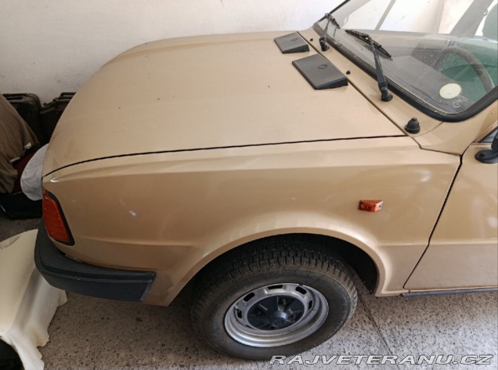 Škoda 120 742 1986