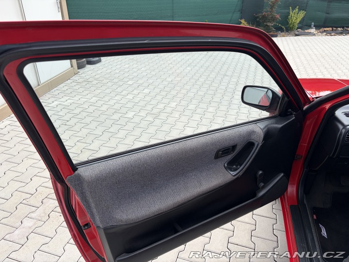 Nissan Sunny N14 1992