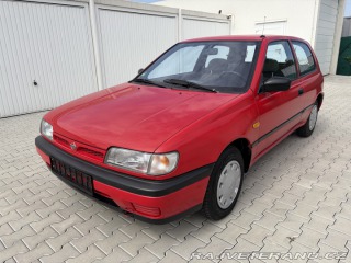 Nissan Sunny N14 1992