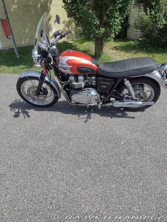 Triumph Bonneville T100 2002