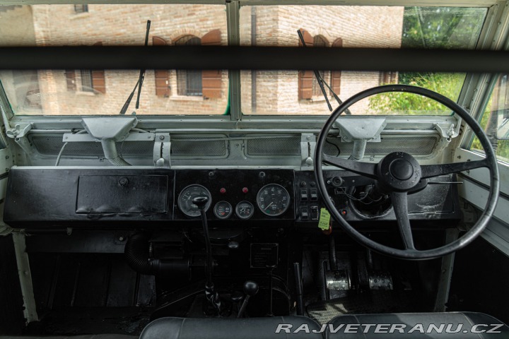 Land Rover Serie I 88 SERIE II A 1977