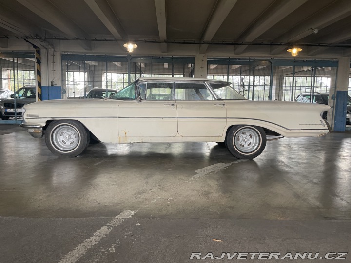 Oldsmobile 88 dynamic 4 door flattop 1960