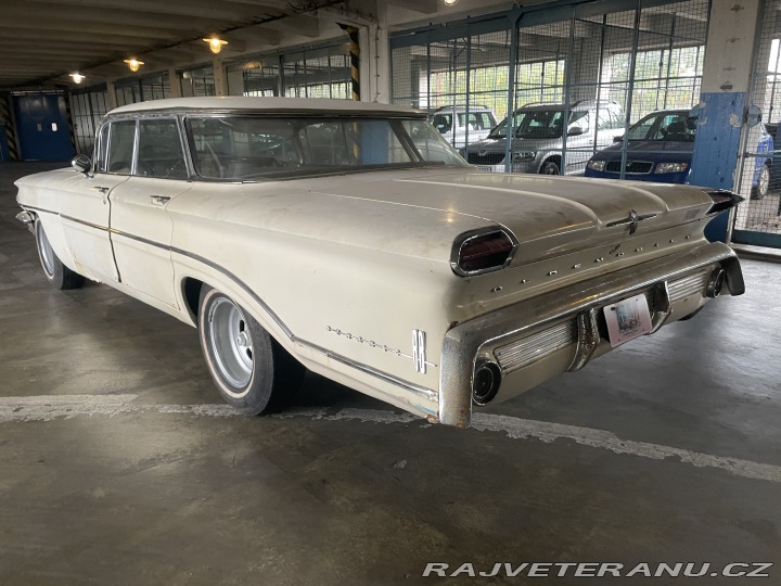 Oldsmobile 88 dynamic 4 door flattop 1960
