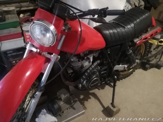 Suzuki DR 500